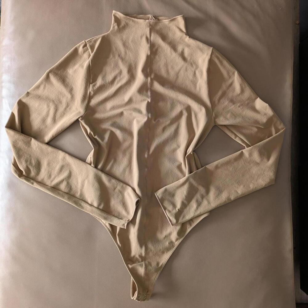 GOOD AMERICAN Women's Tan and Cream Bodysuit